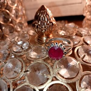 RED RUBY RING WITH BLACK SPINEL 5.115 CARATS